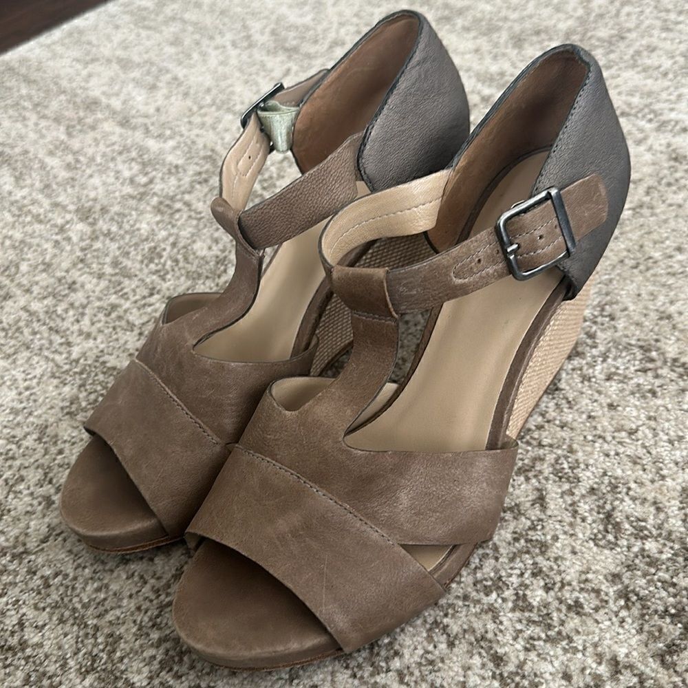Eileen Fisher Tan Platform Wedge Heeled Leather Sandals 9.5